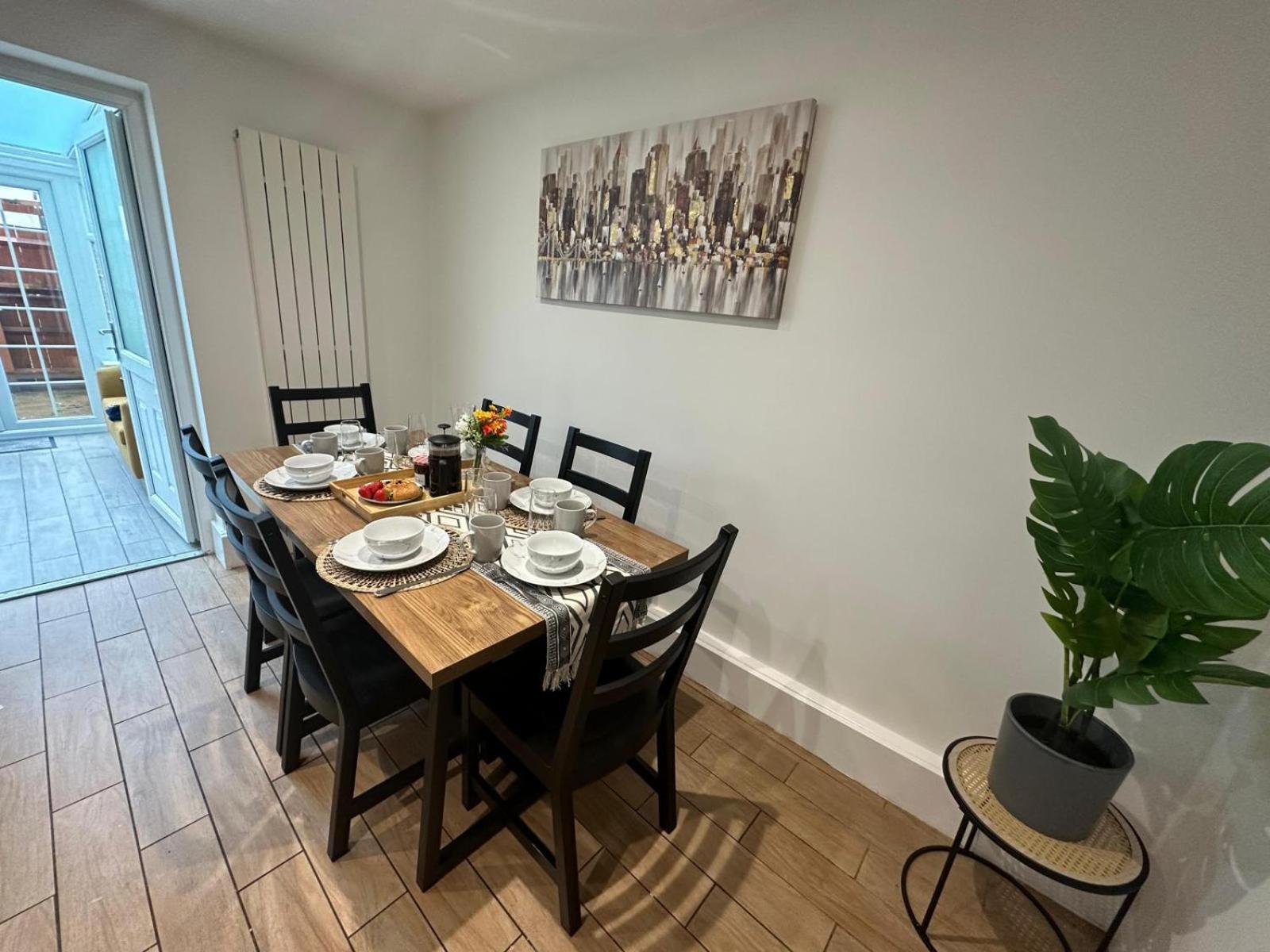 Rooms In Stylish House Milton Keynes Luaran gambar