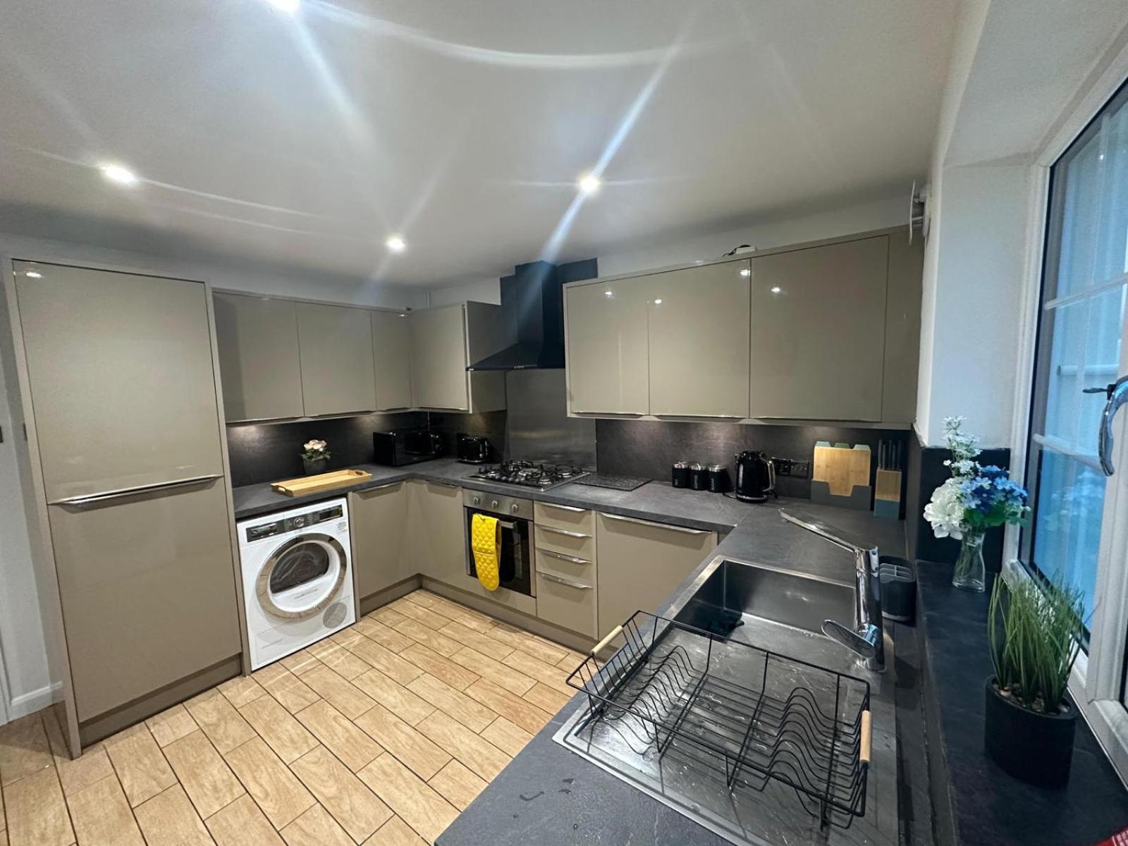 Rooms In Stylish House Milton Keynes Luaran gambar