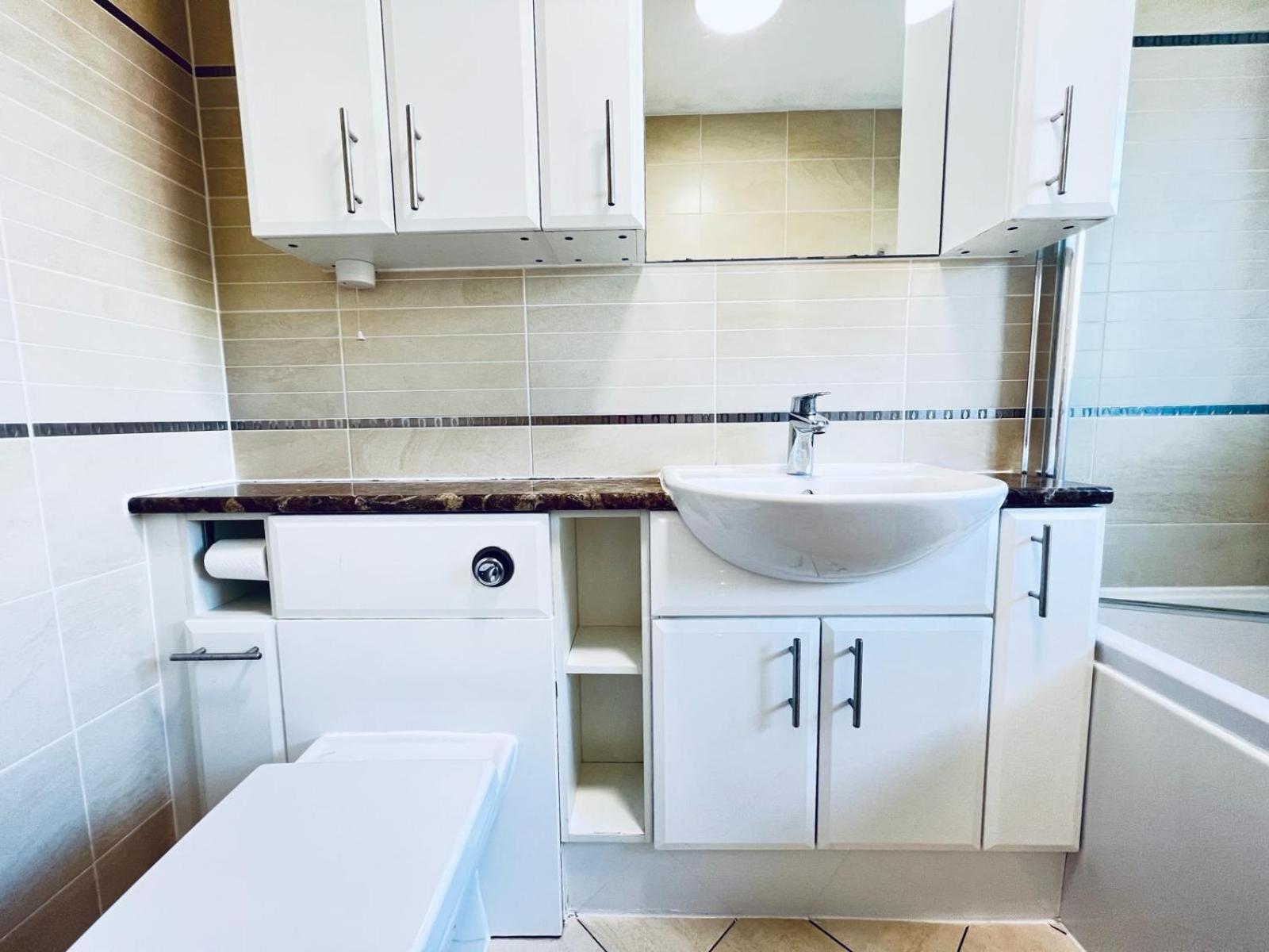 Rooms In Stylish House Milton Keynes Luaran gambar